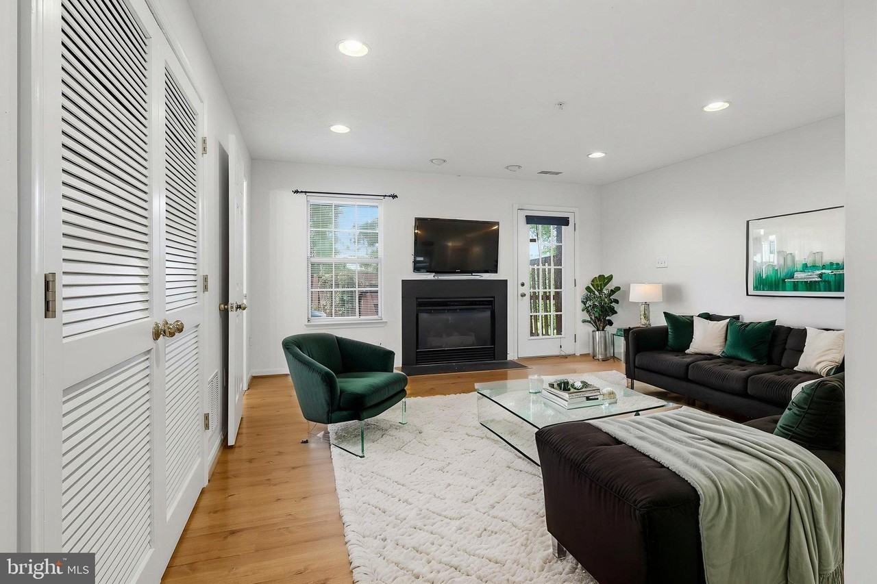 7023 Dasher Farm Ct - Photo 5 of 50