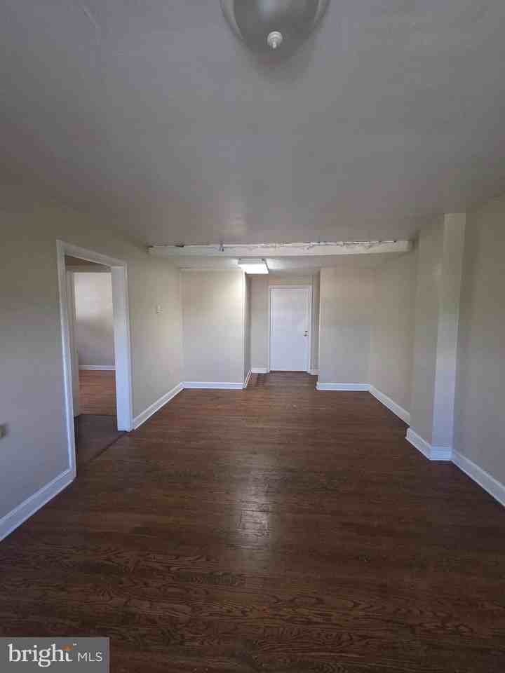 9863 Main St #3 - Photo 4 of 18