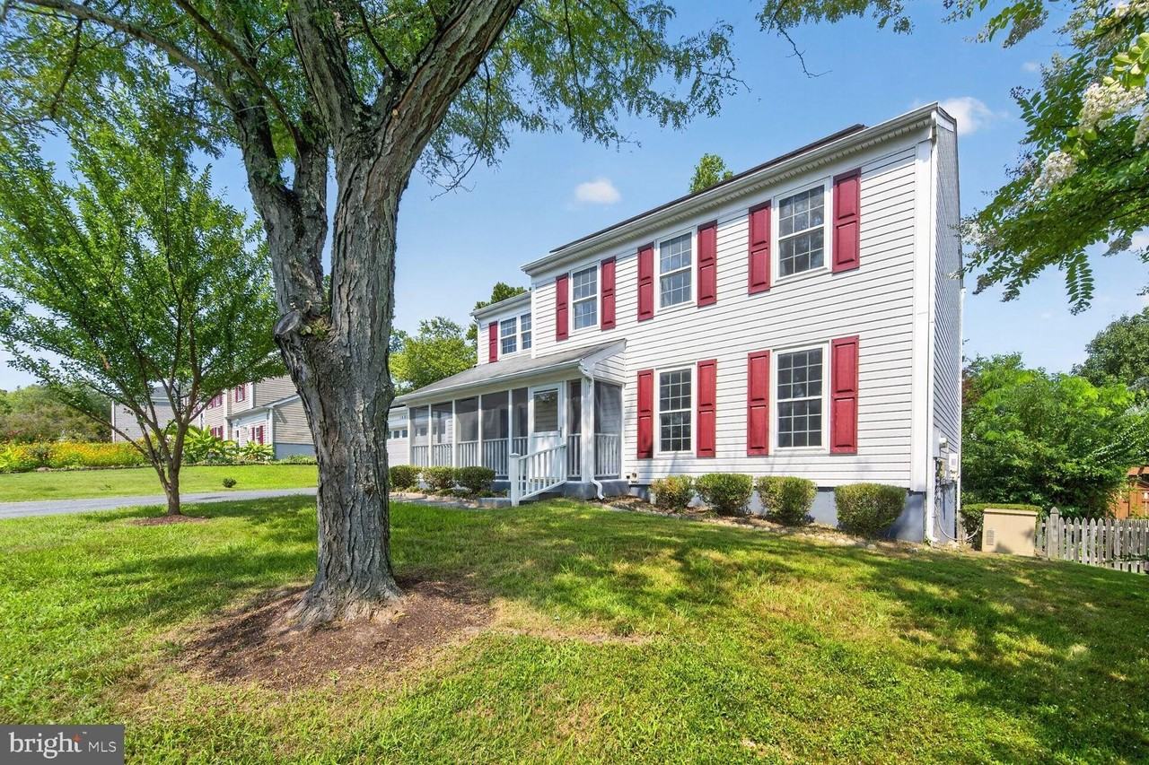 1608 Mithering Ln - Photo 3 of 35