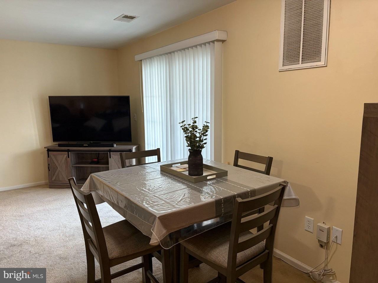 110 Lionheart Ln - Photo 6 of 27