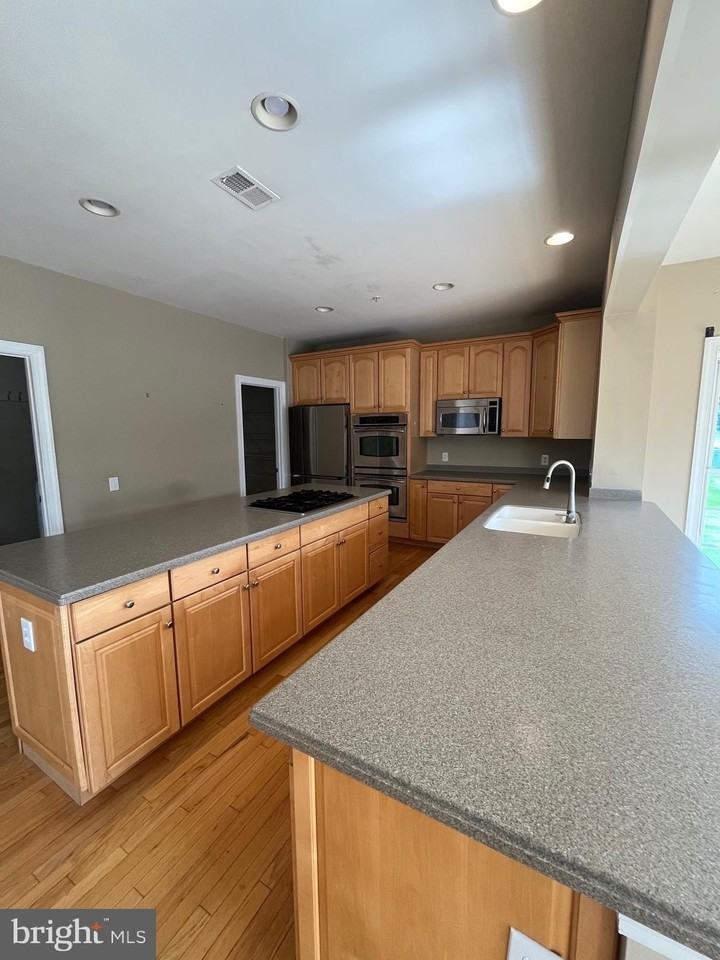 2825 Mountain Laurel Dr - Photo 5 of 14