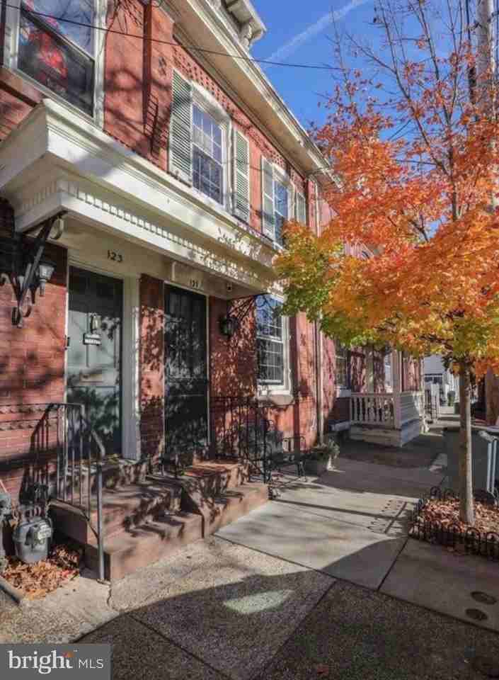 121 Mulberry St - Photo 2 of 7