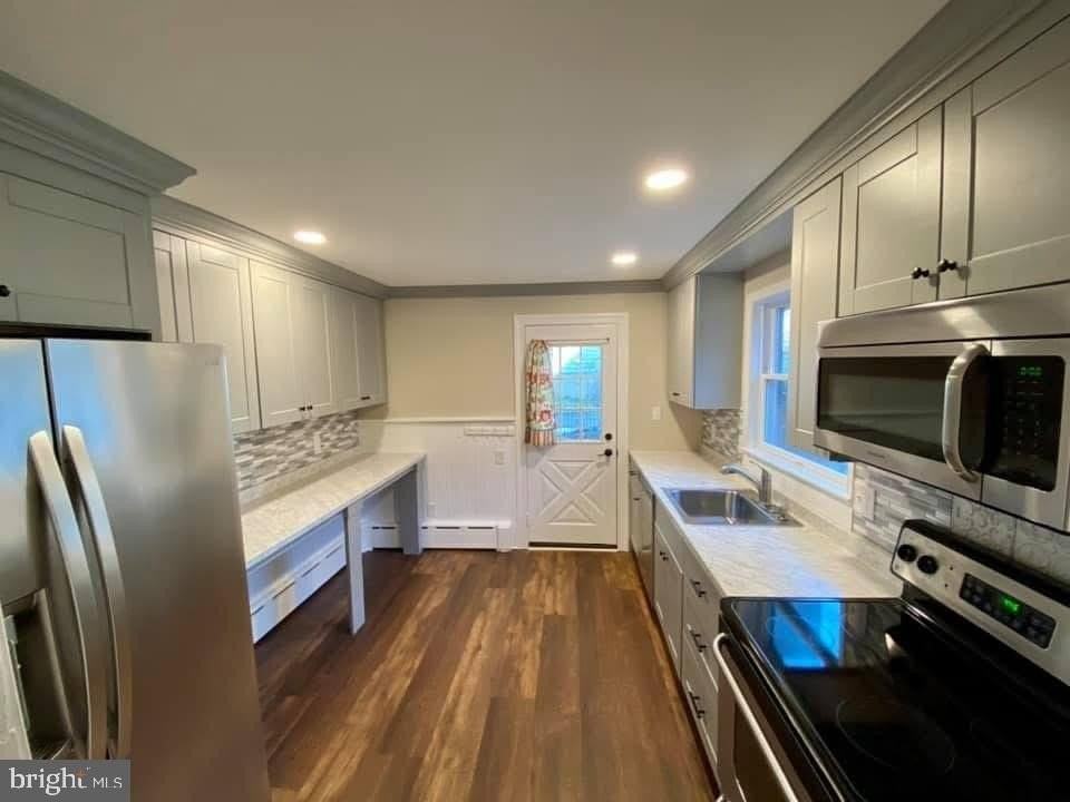 121 Mulberry St - Photo 3 of 7