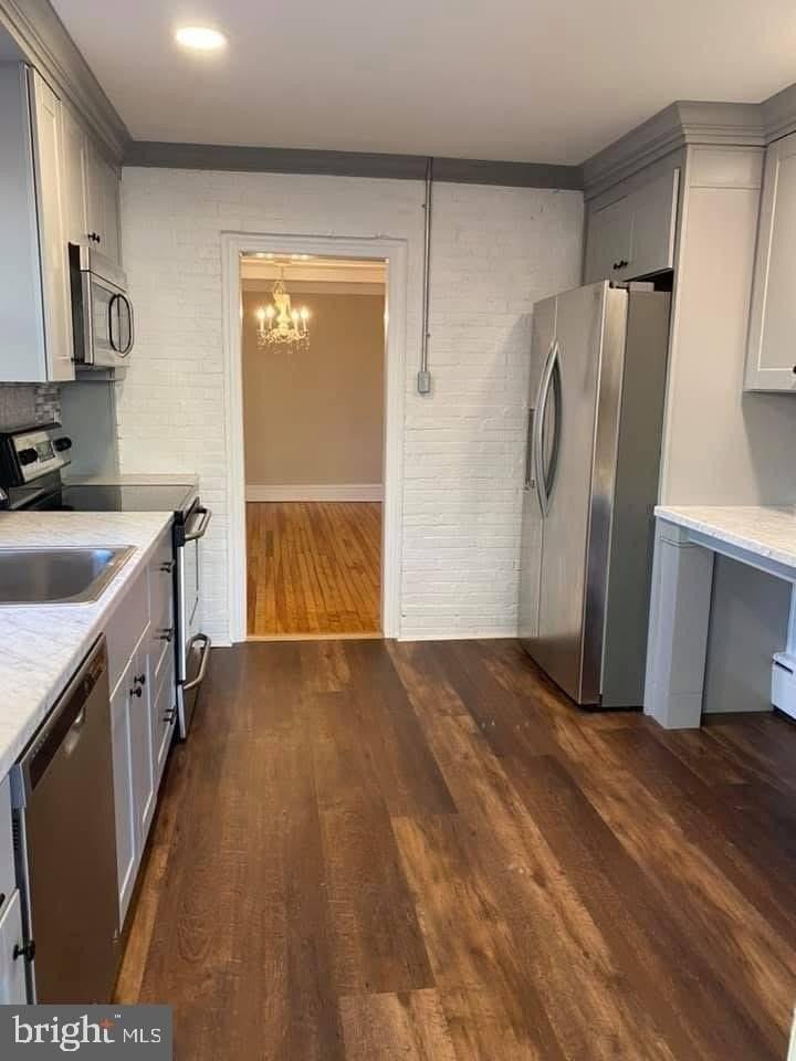 121 Mulberry St - Photo 6 of 7