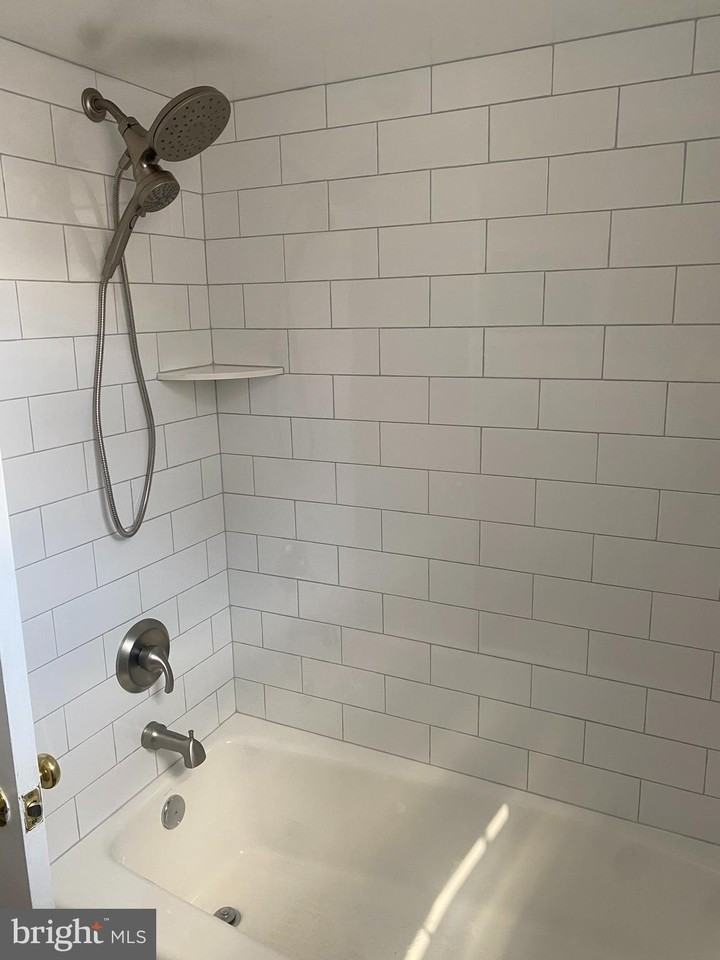 121 Mulberry St - Photo 7 of 7