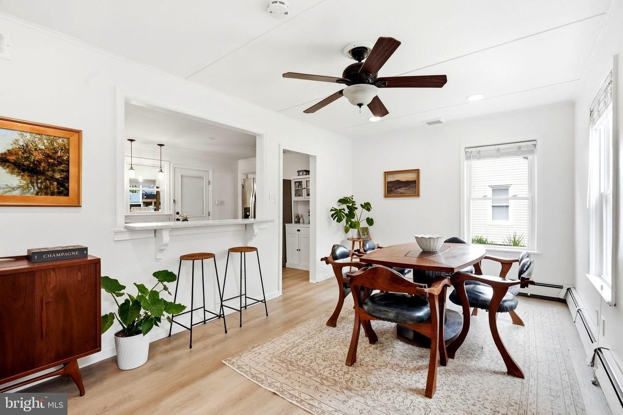 135 Longshore Ave - Photo 6 of 31