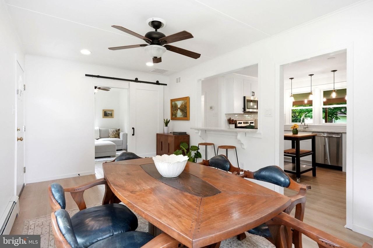 135 Longshore Ave - Photo 7 of 31