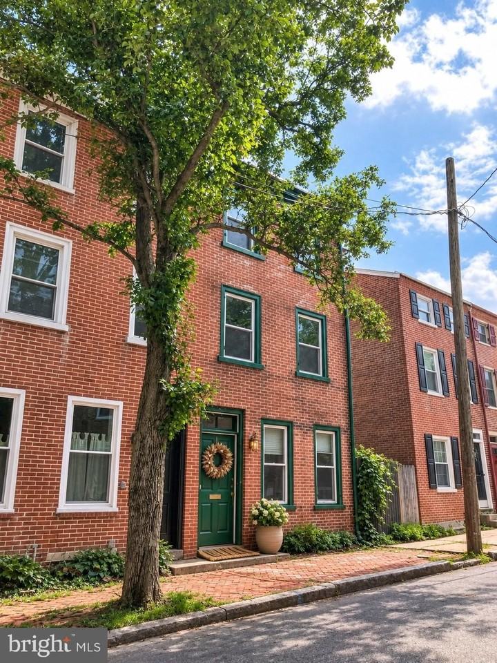 112 E Miner St - Photo 2 of 29