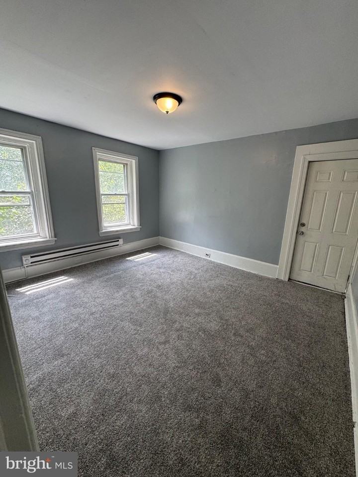 521 Cherry St #4 - Photo 3 of 8