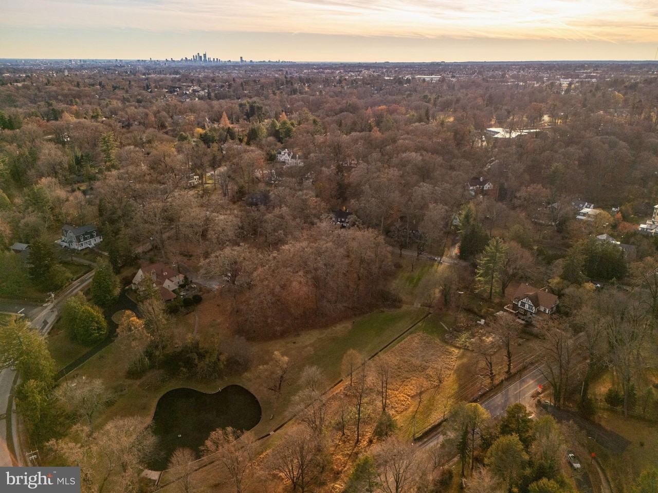 328 Greenwood Ave - Photo 5 of 50