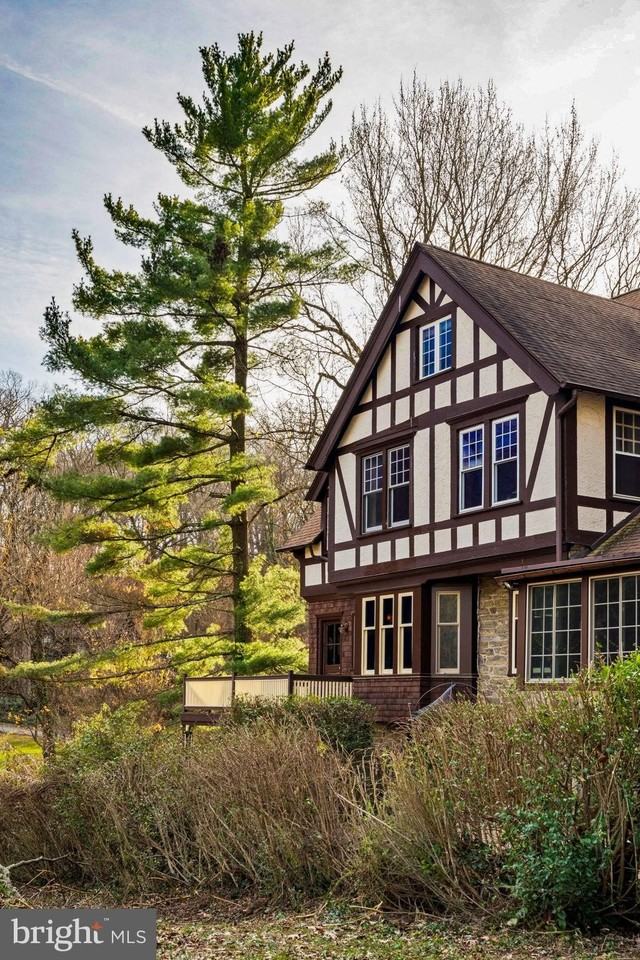 328 Greenwood Ave - Photo 7 of 50