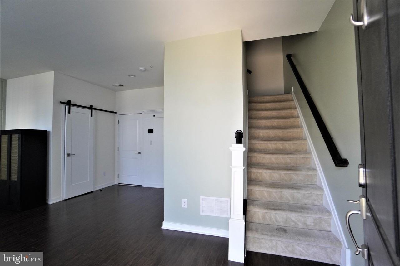 13 Jessop Ln - Photo 5 of 33
