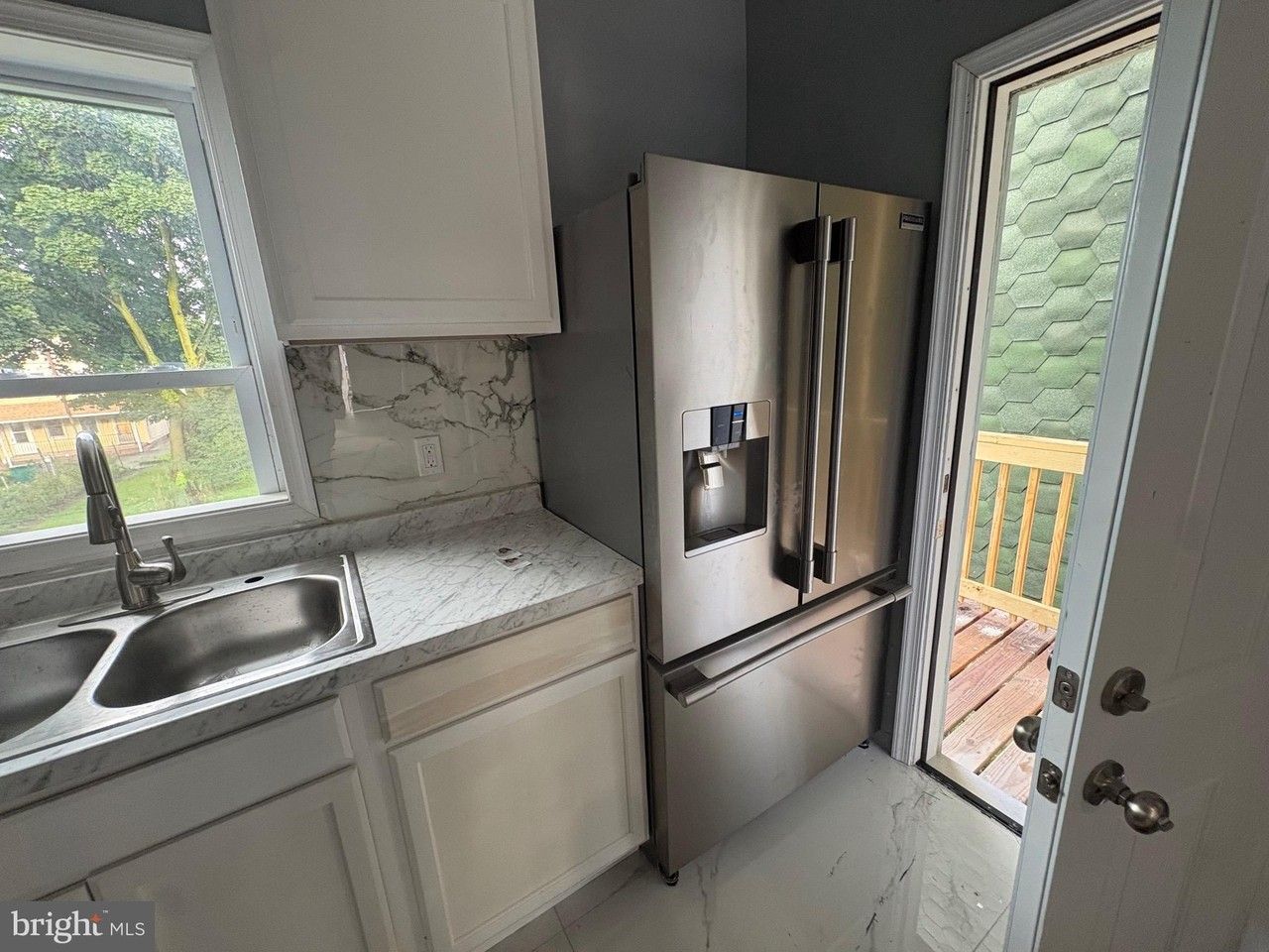 21 S Locust St - Photo 5 of 13