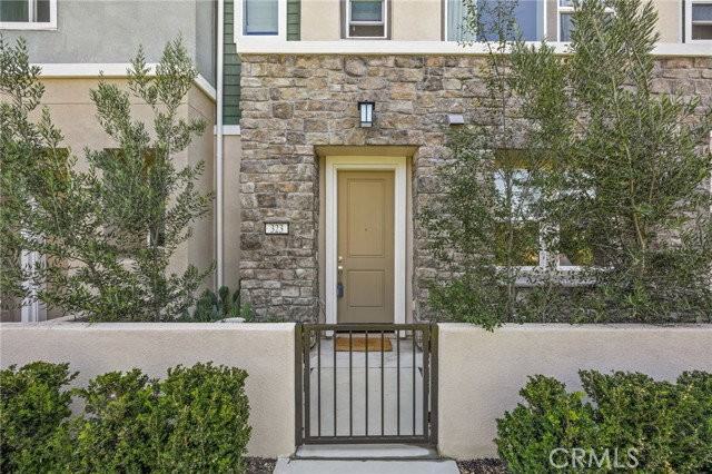 323 Adela - Photo 2 of 8