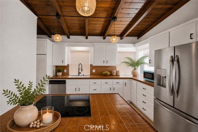 210 Avenida Calafia #A - Photo 6 of 7
