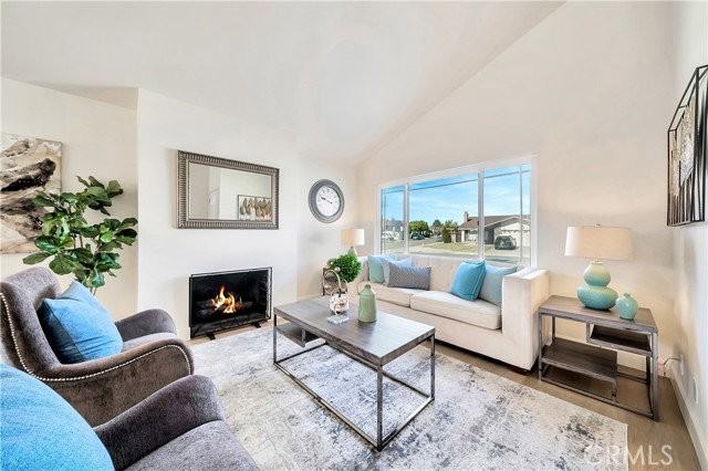 3482 Almond St - Photo 6 of 8