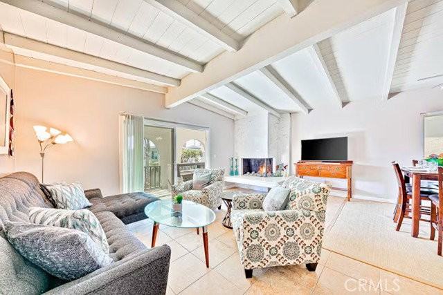 125 46th St #B - Photo 3 of 8