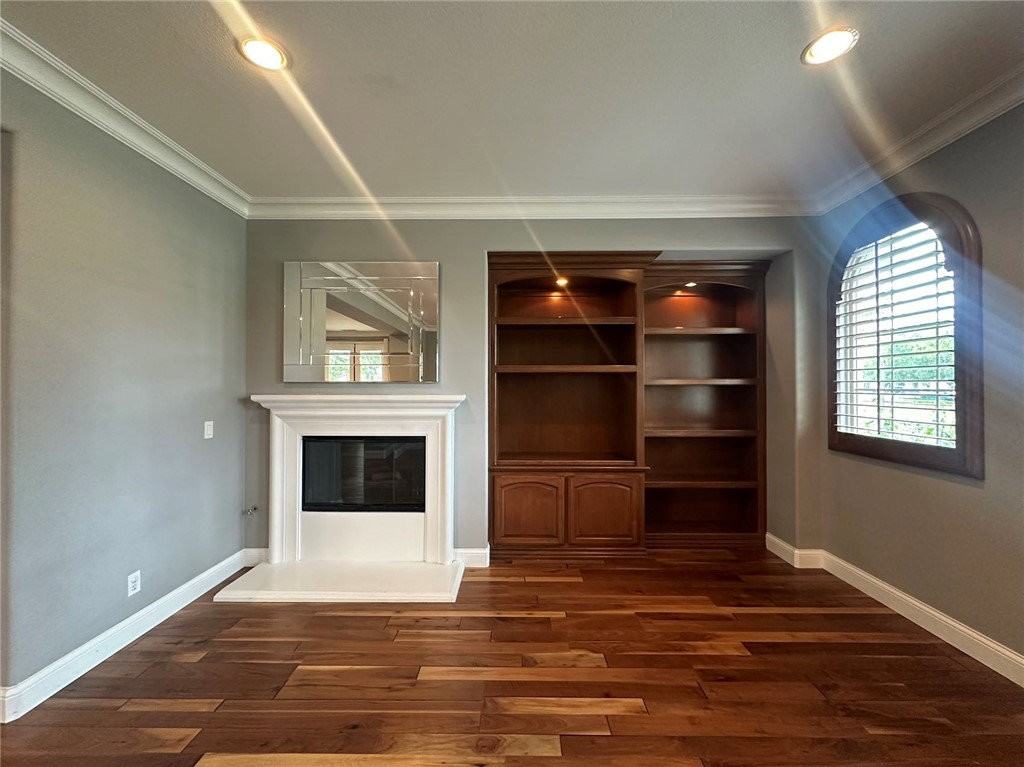 99 Lamplighter - Photo 3 of 8