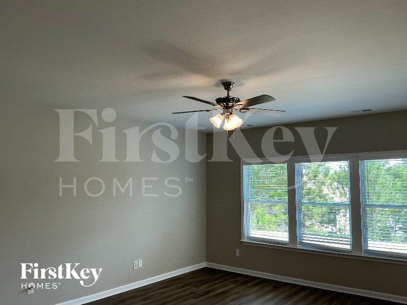 837 Ember Dr - Photo 3 of 12