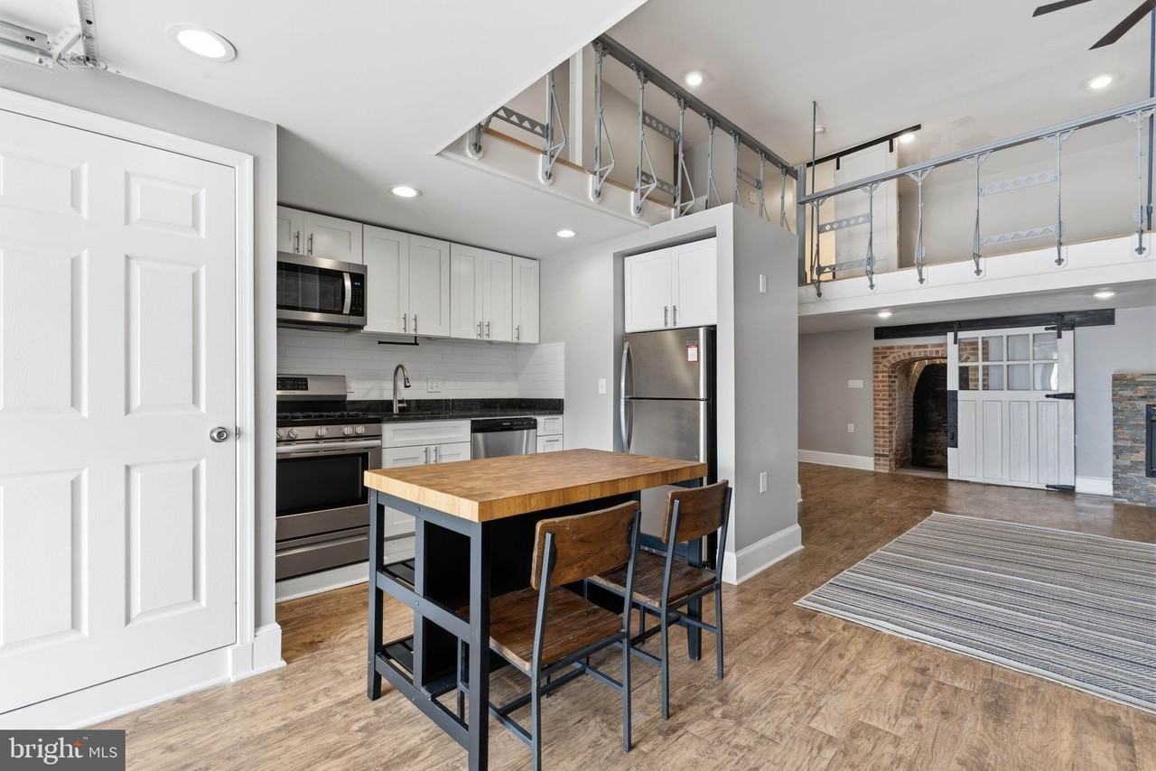 310 N Water St ## 13 - Photo 6 of 32