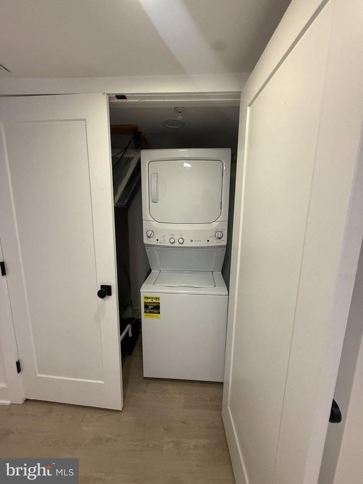 721 N 16th St #2 - Photo 3 of 12