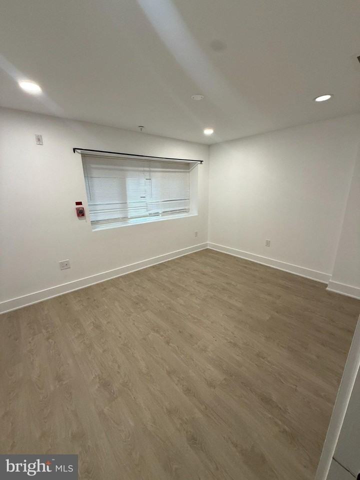 721 N 16th St #2 - Photo 4 of 12