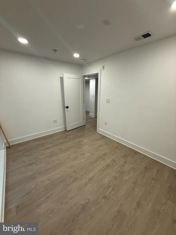 721 N 16th St #2 - Photo 6 of 12
