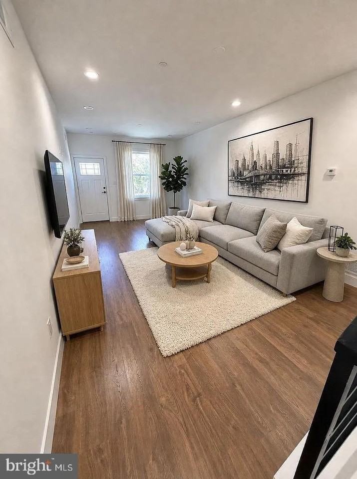 5520 Walton Ave - Photo 2 of 11