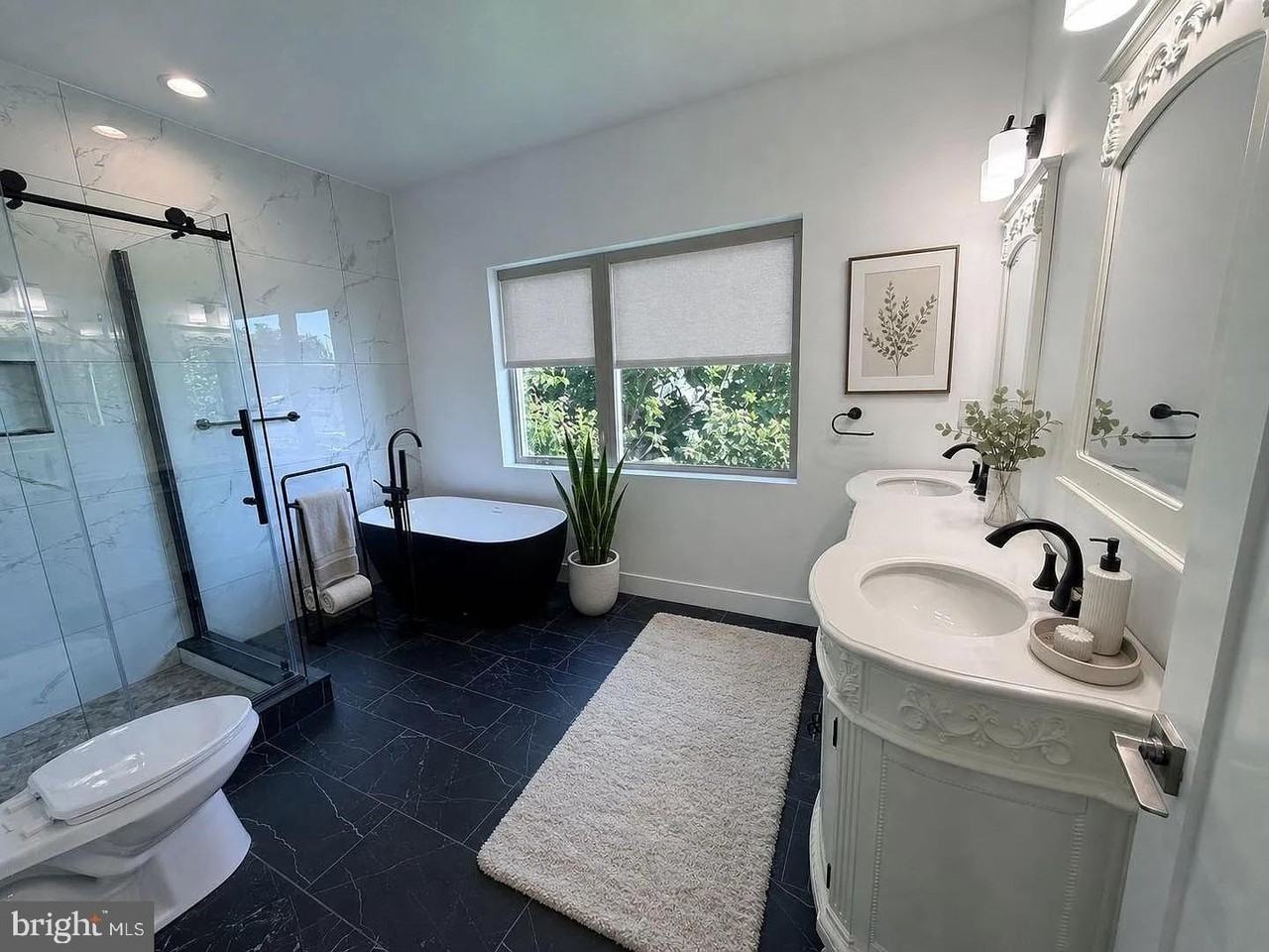 5520 Walton Ave - Photo 4 of 11