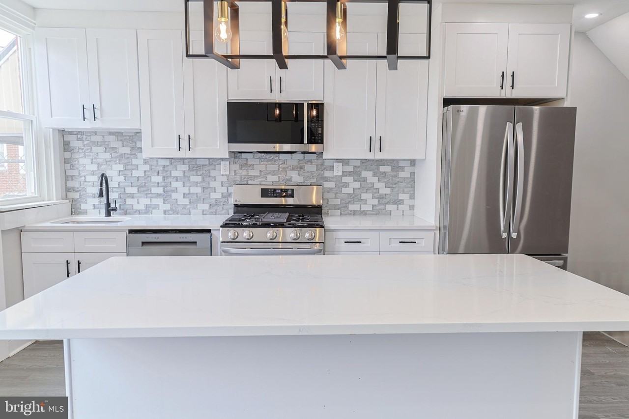1542 S 57th St - Photo 3 of 19