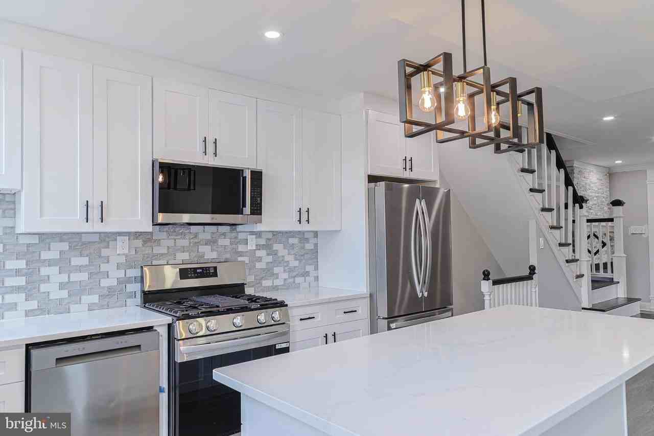 1542 S 57th St - Photo 4 of 19