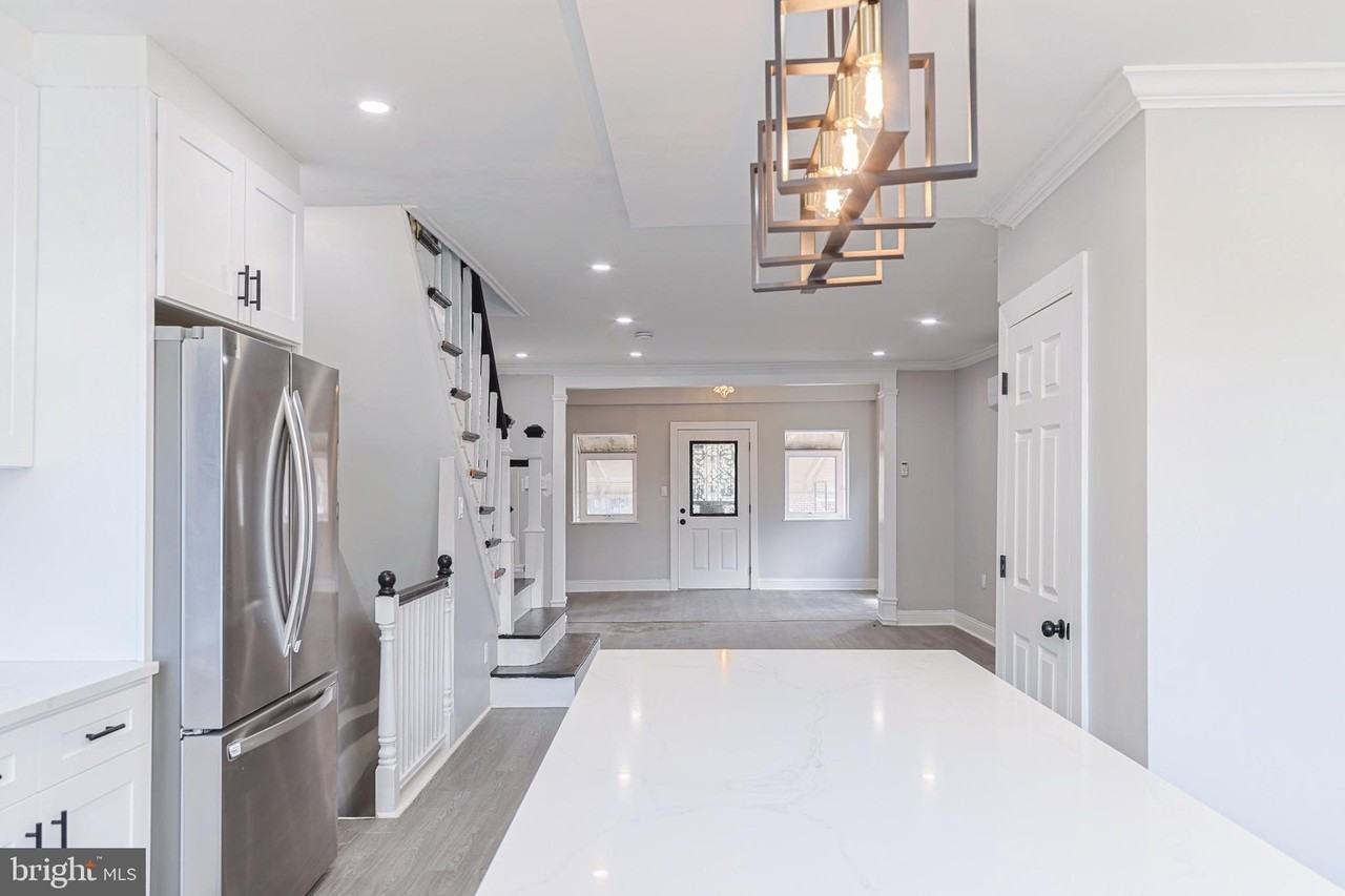 1542 S 57th St - Photo 5 of 19