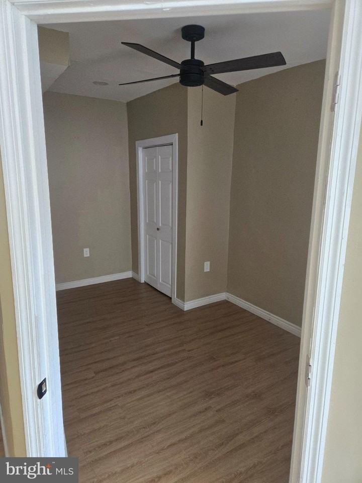 6202 Hasbrook Ave - Photo 3 of 12