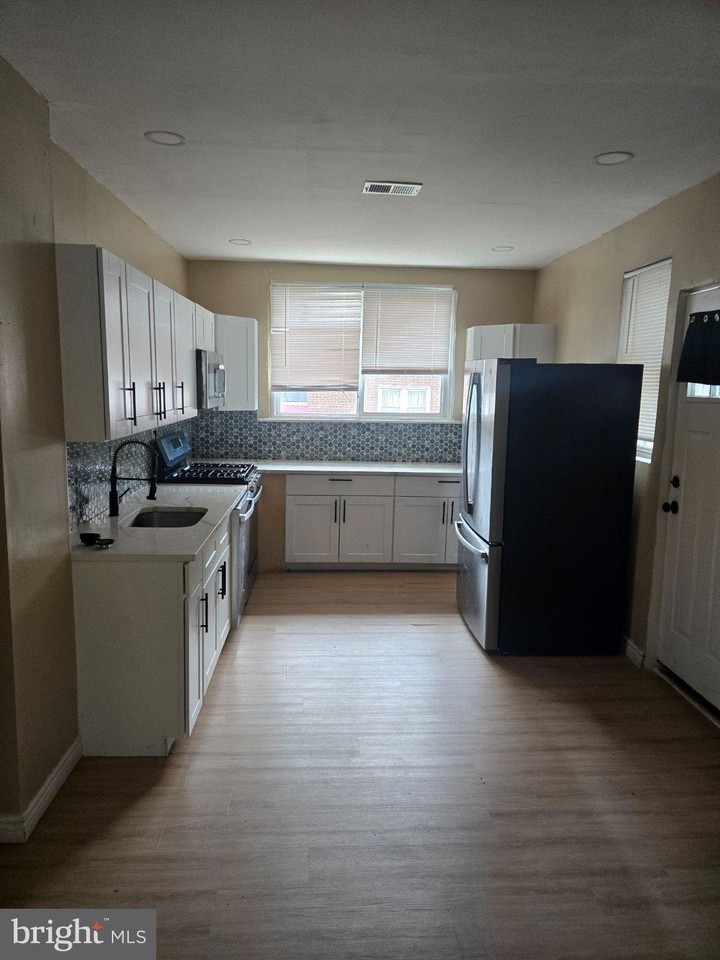 6202 Hasbrook Ave - Photo 5 of 12