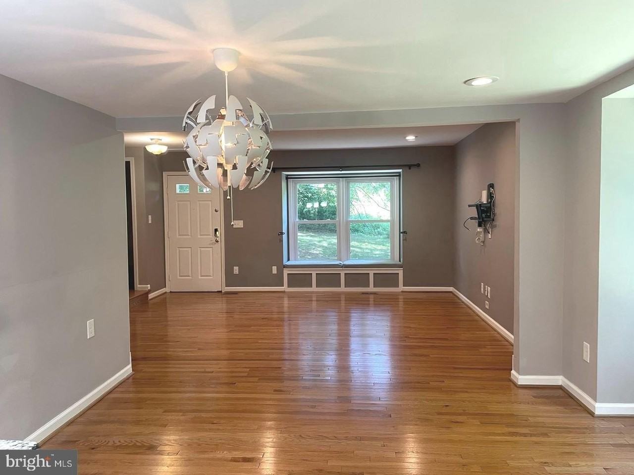 6223 Rathlin Dr - Photo 4 of 30