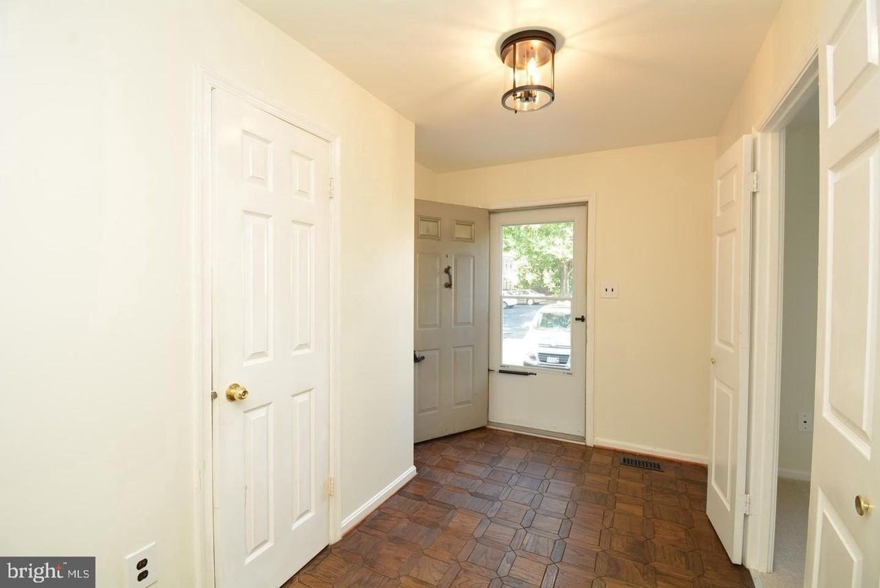 7378 Jiri Woods Ct - Photo 3 of 37
