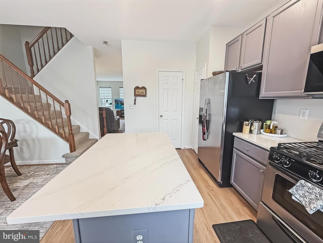 2535 James Monroe Cir - Photo 4 of 22