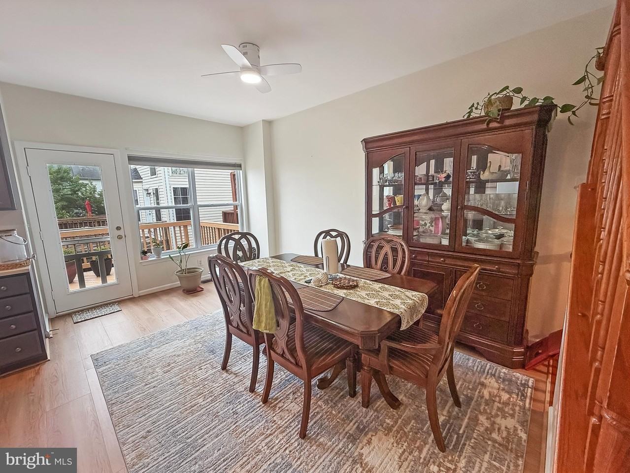 2535 James Monroe Cir - Photo 5 of 22