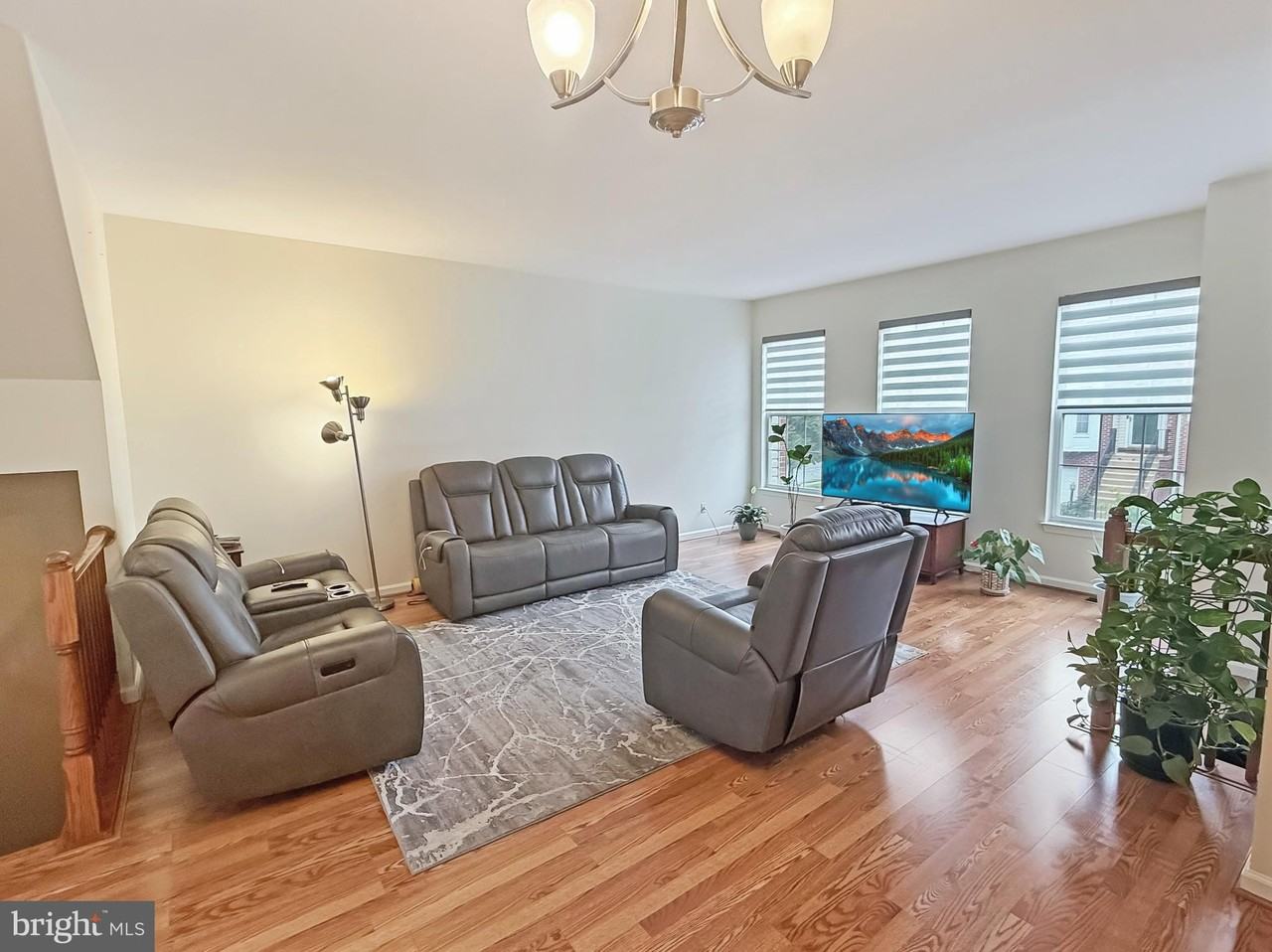 2535 James Monroe Cir - Photo 6 of 22
