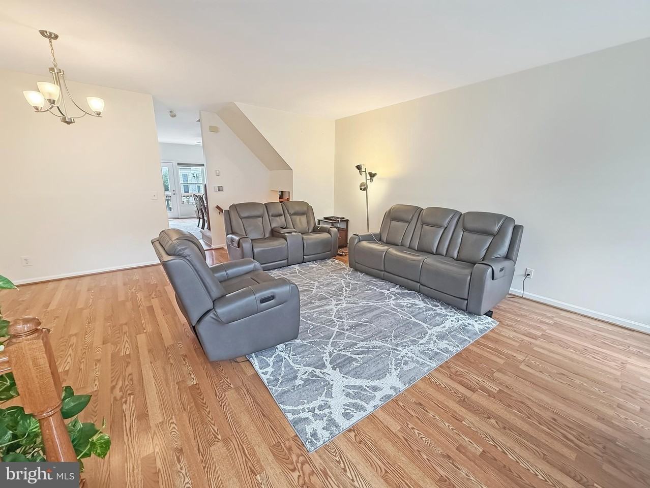 2535 James Monroe Cir - Photo 7 of 22