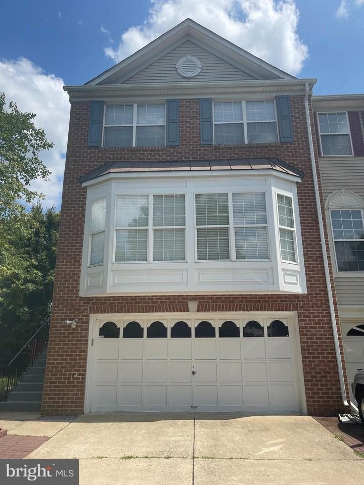 6633 Creek Point Way - Photo 2 of 50