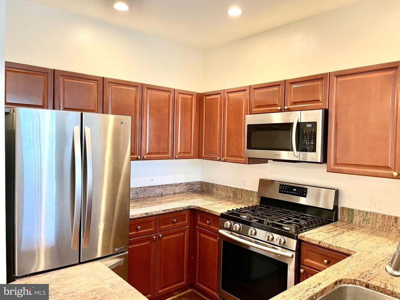 1645 International Dr #221 - Photo 2 of 42
