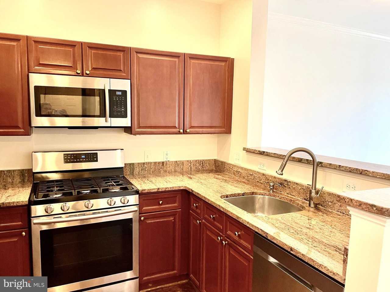 1645 International Dr #221 - Photo 3 of 42