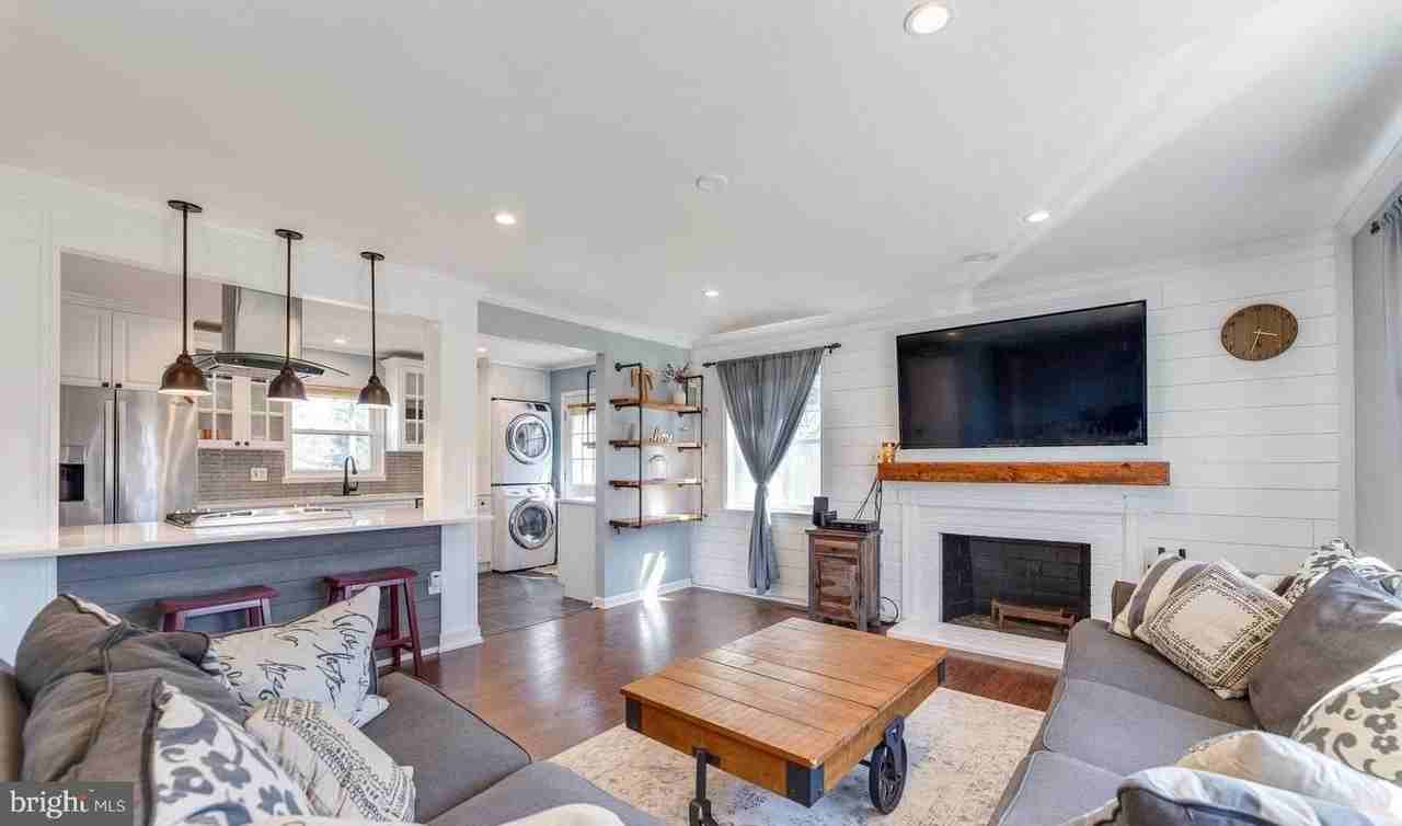 6226 Apache St - Photo 5 of 15