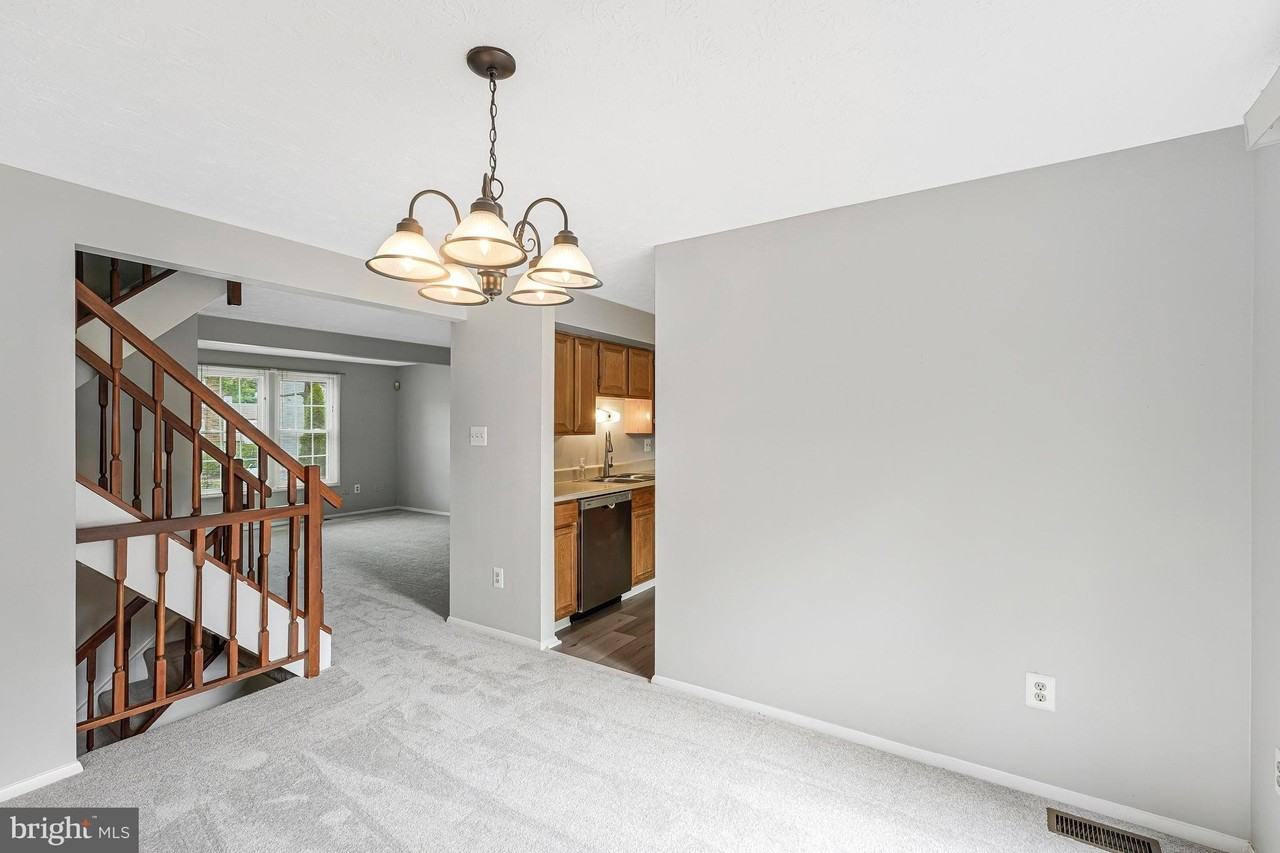 8025 Tyson Oaks Cir - Photo 5 of 35