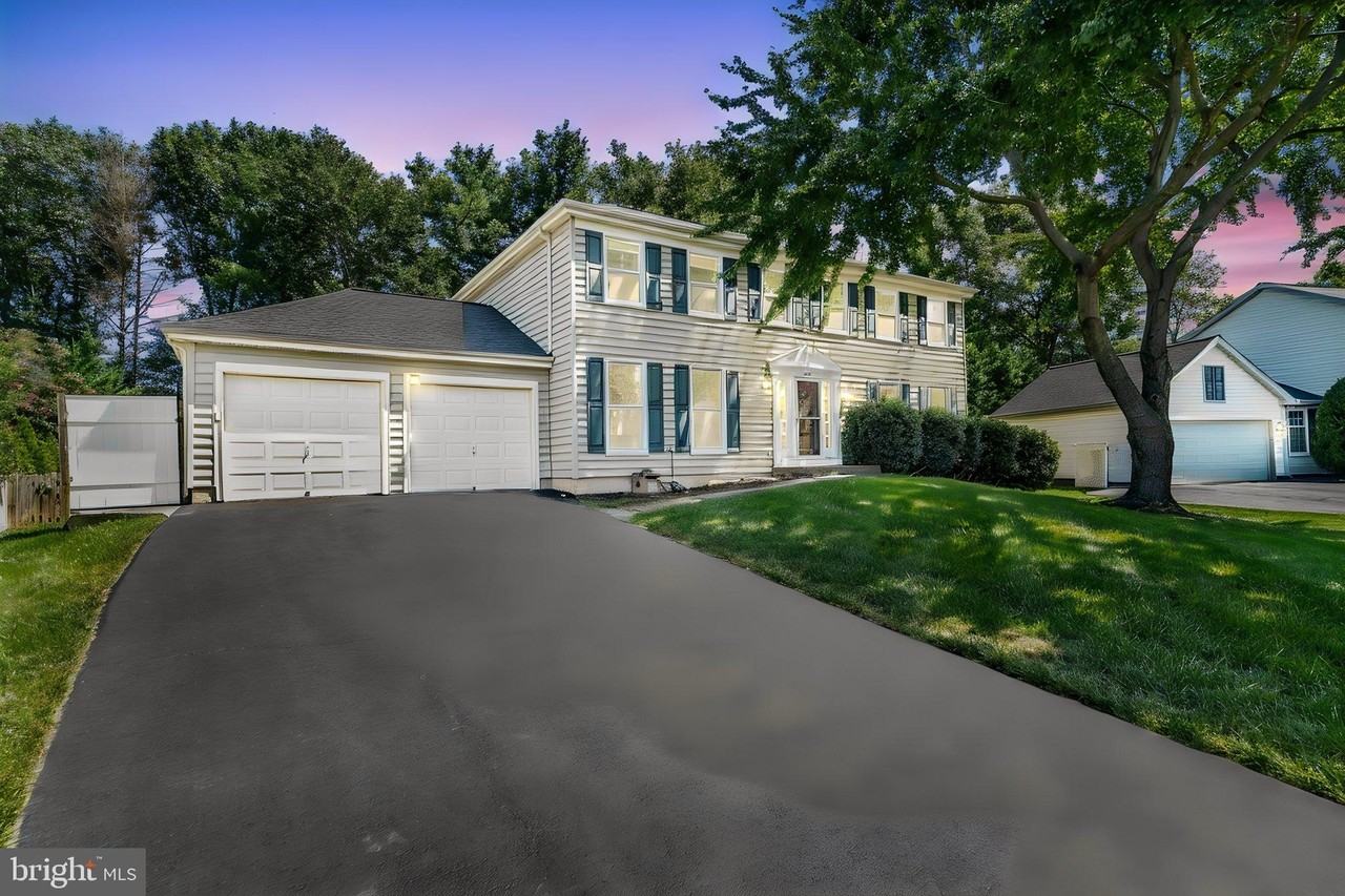 3204 Lockgate Ct - Photo 3 of 50