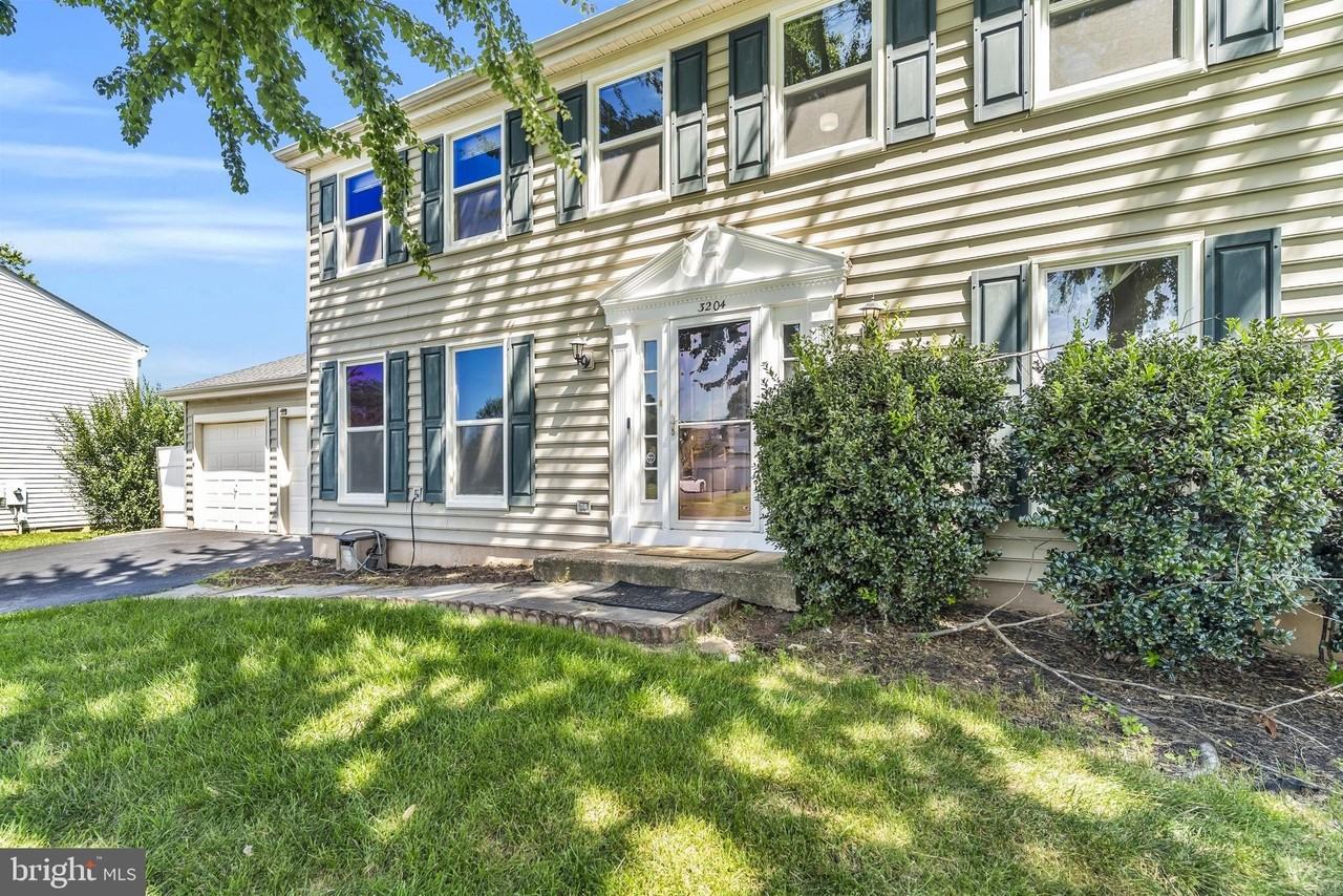 3204 Lockgate Ct - Photo 5 of 50