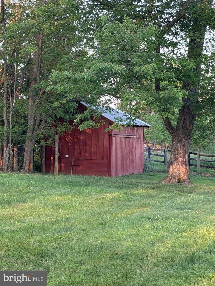 22637 Willisville Rd - Photo 3 of 17