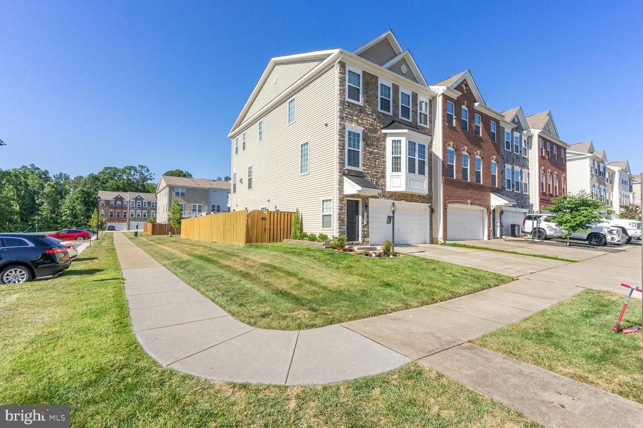 6806 Bryson Cir - Photo 2 of 27