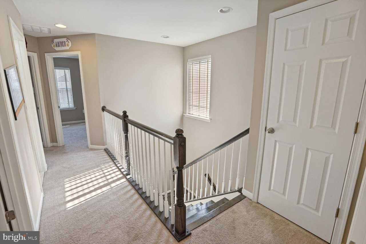 6806 Bryson Cir - Photo 3 of 27